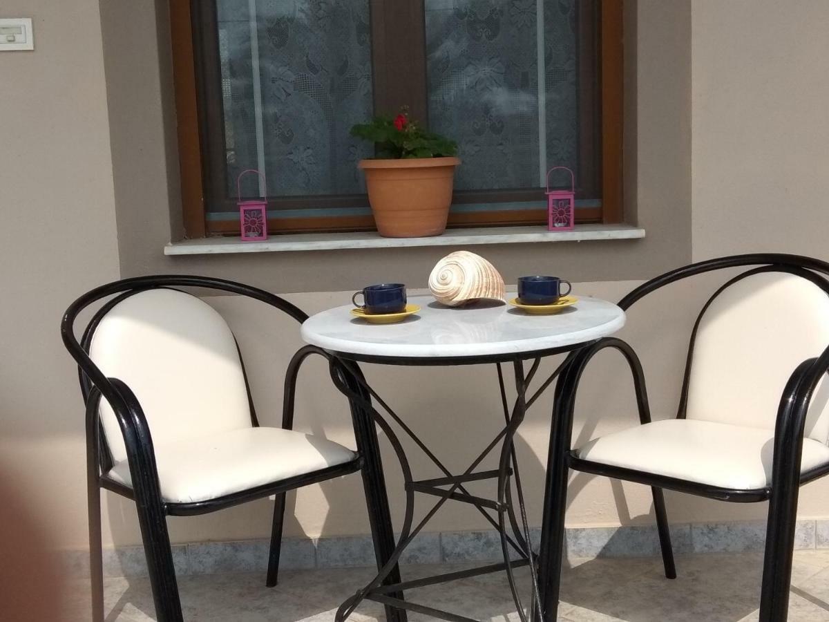 Vakis Apartments Romanon Екстер'єр фото