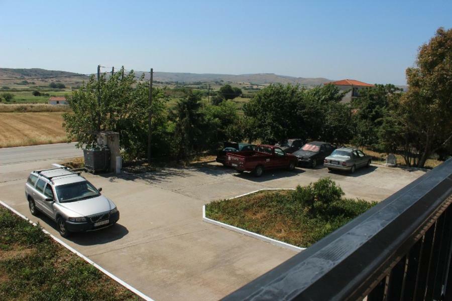 Vakis Apartments Romanon Екстер'єр фото